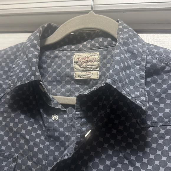 Lucky Brand Short Sleeve Button Up Snap Size Medium. - Picture 2 of 4